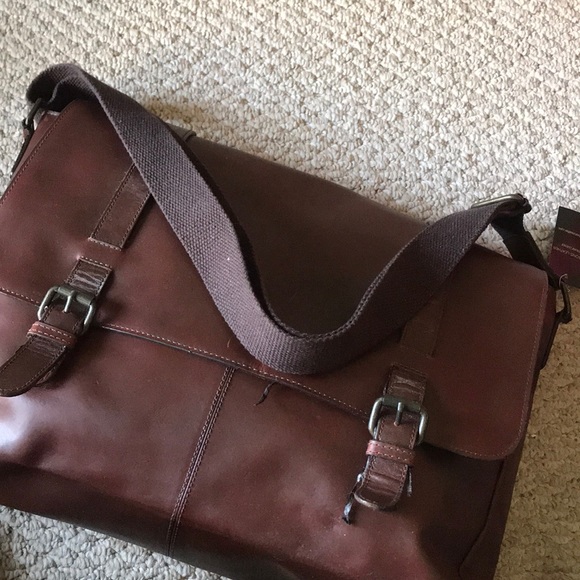 Wilsons Leather Bags Genuine Leather Unisex Messenger Bag Poshmark